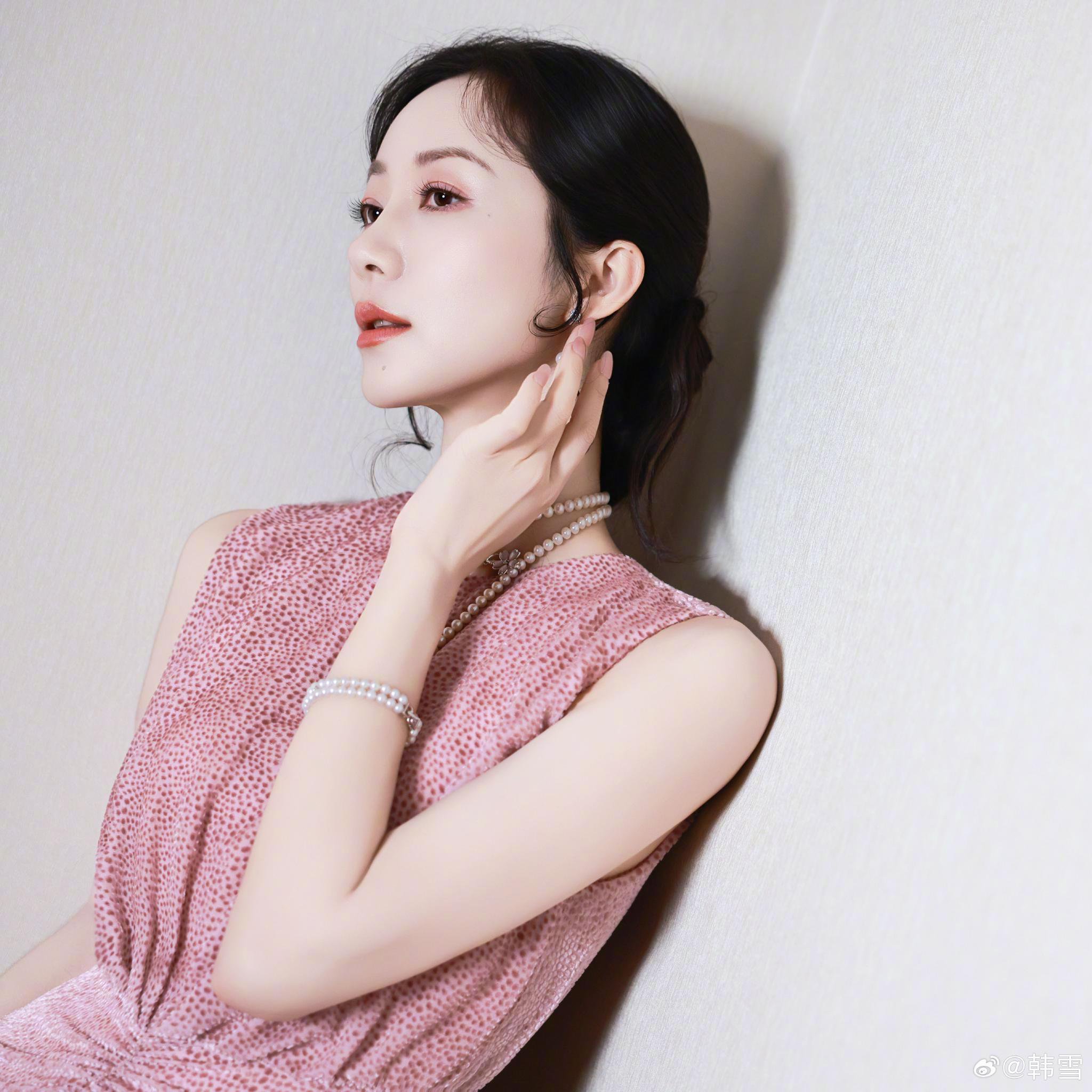 韩雪典雅温柔气质引关注