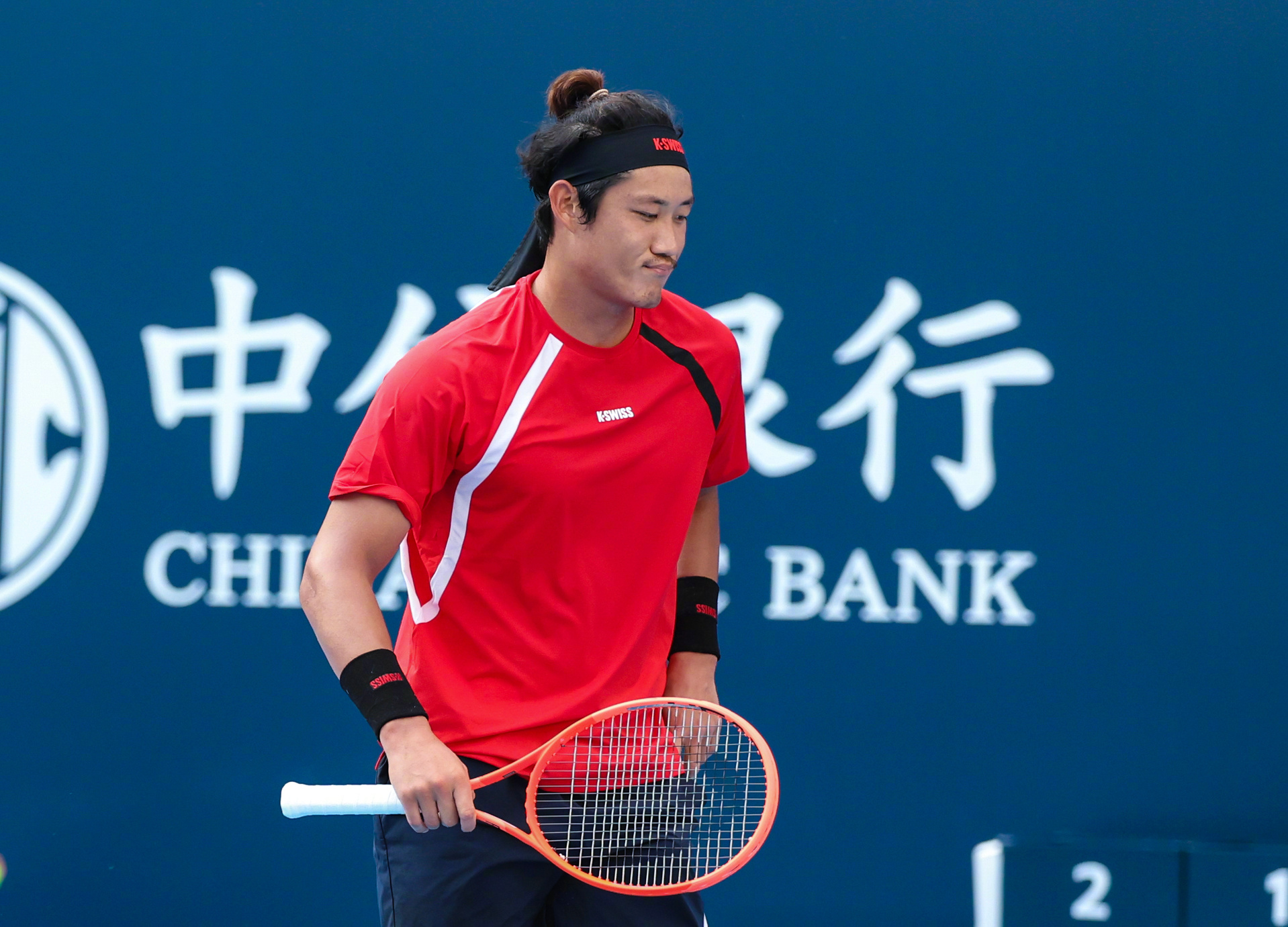 张之臻先赢后输止步上海大师赛首轮