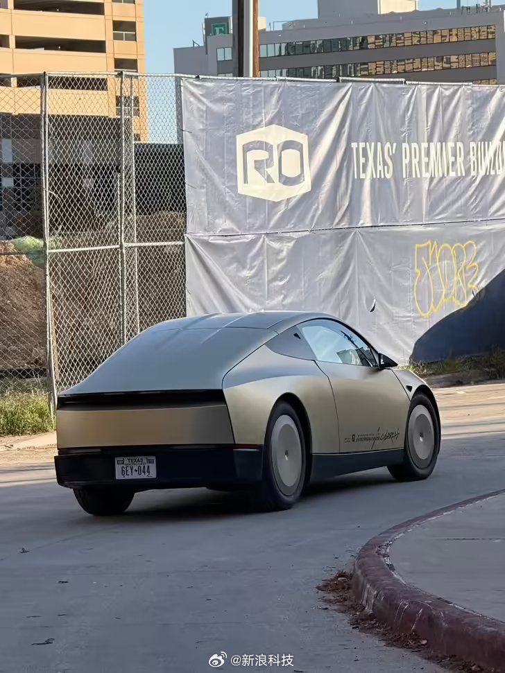 特斯拉无方向盘Cybercab奥斯汀路测，计划2026年纳入Robotaxi平台