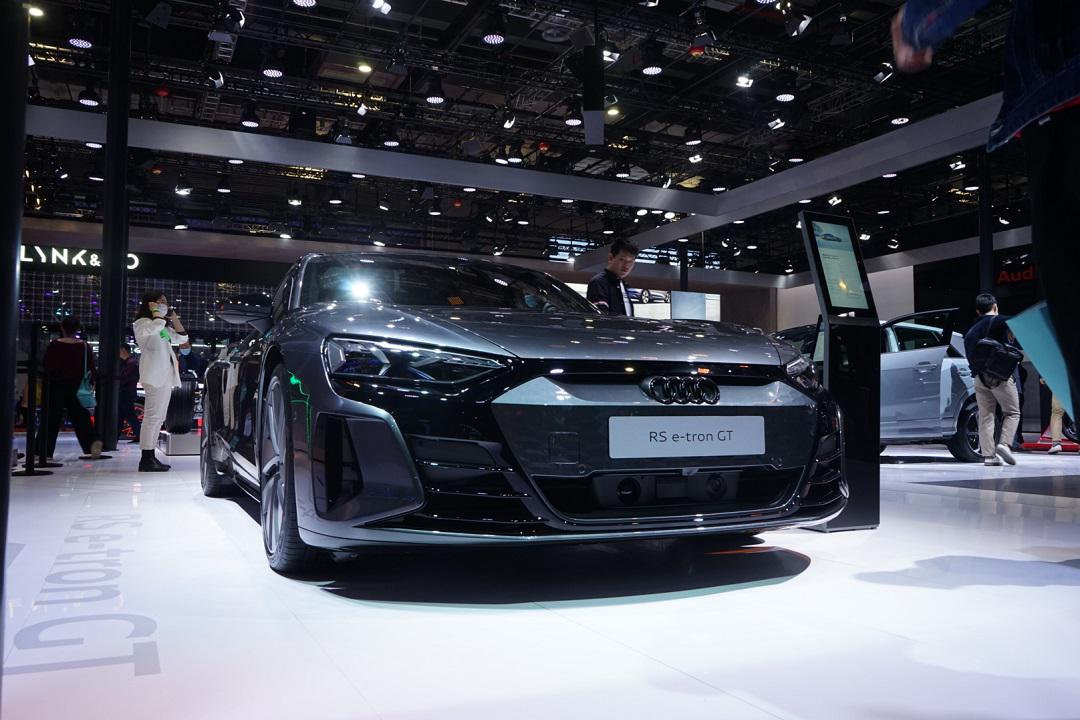 2021上海车展丨WLTP续航里程472公里 奥迪RS e-tron GT亮相