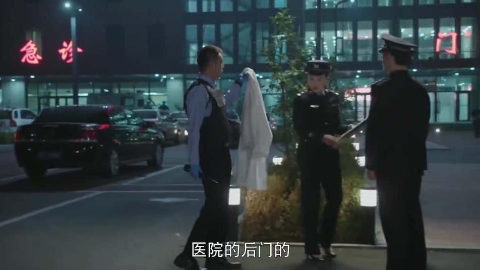 警察锅哥：支队正处理重大案件，简凡却在整理档案，引梁局不满