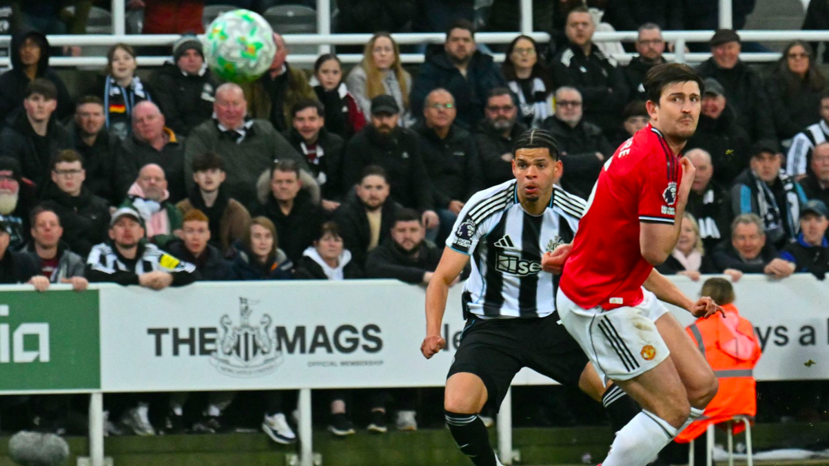 1-2！11打10却惨遭绝杀 7.2亿豪门11轮不败终结 苦吞95年耻辱纪录