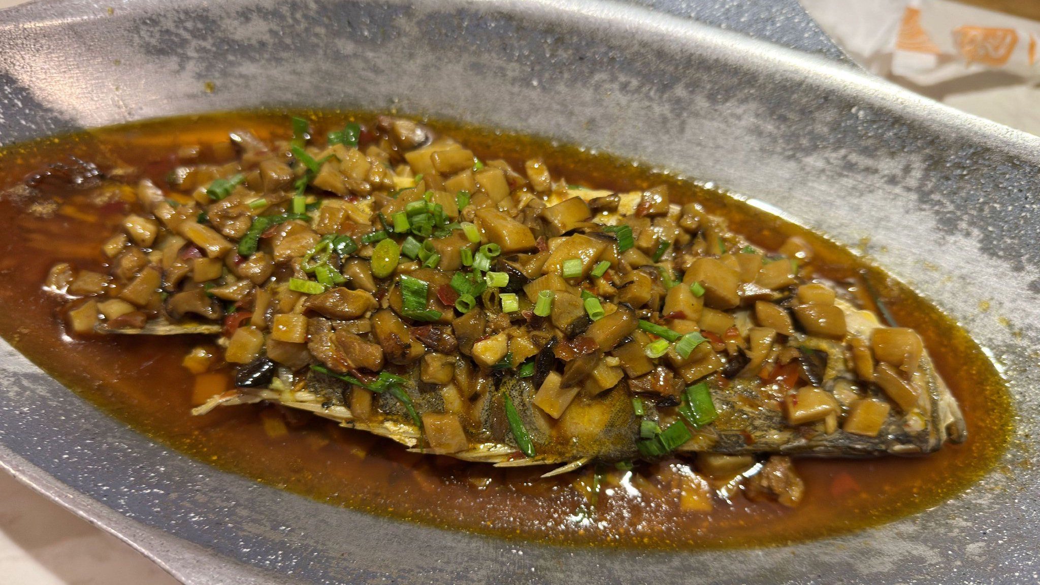徽味双绝：臭鳜鱼，李鸿章大杂烩，一俗一雅，都是合肥经典风味