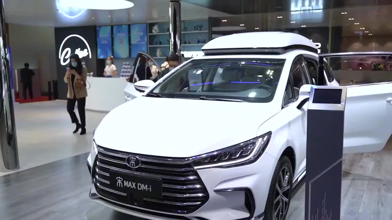 比亚迪MPV复苏，新车油耗4.4L，加高顶空间大增，2+2+2六座布局