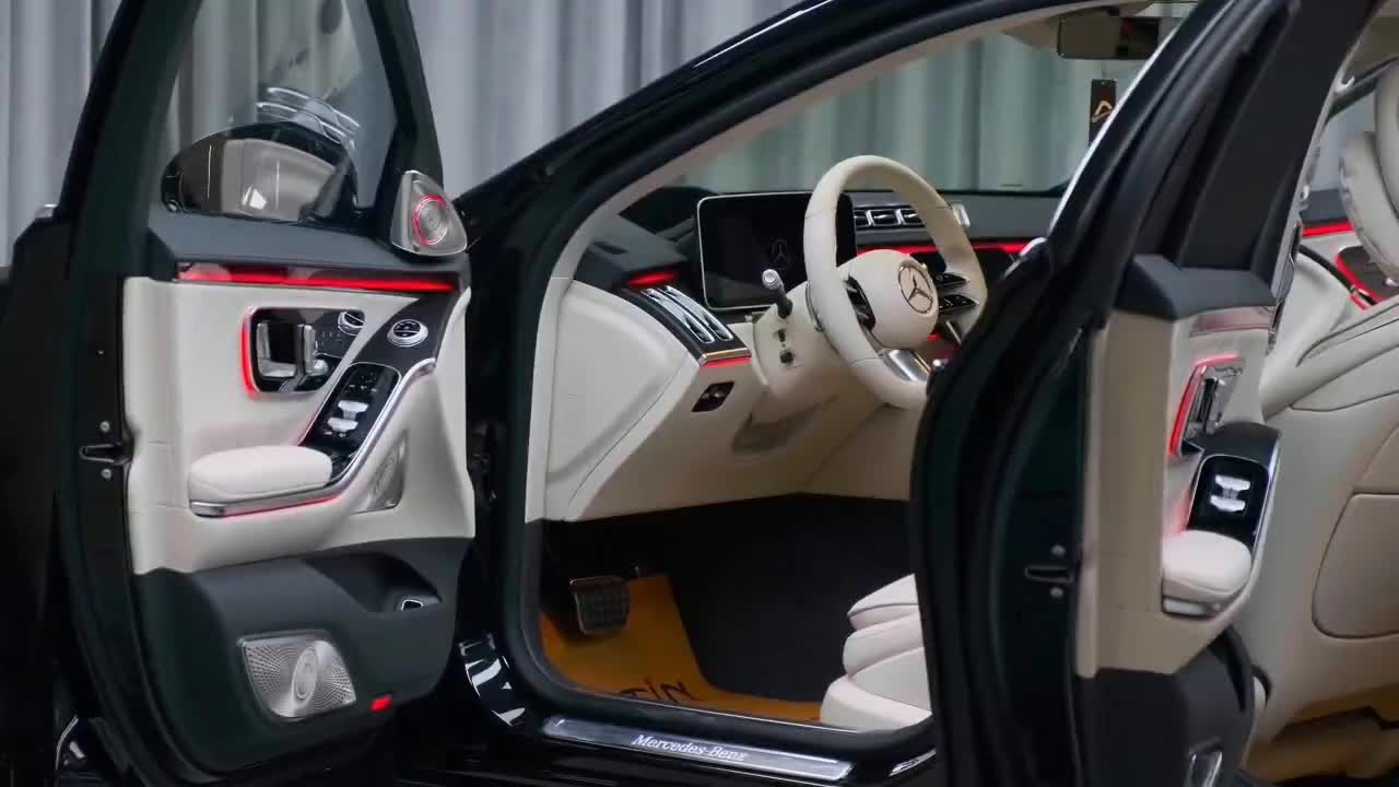 最新奔驰S级，这内饰豪华堪称移动式KTV！成功人士首选！