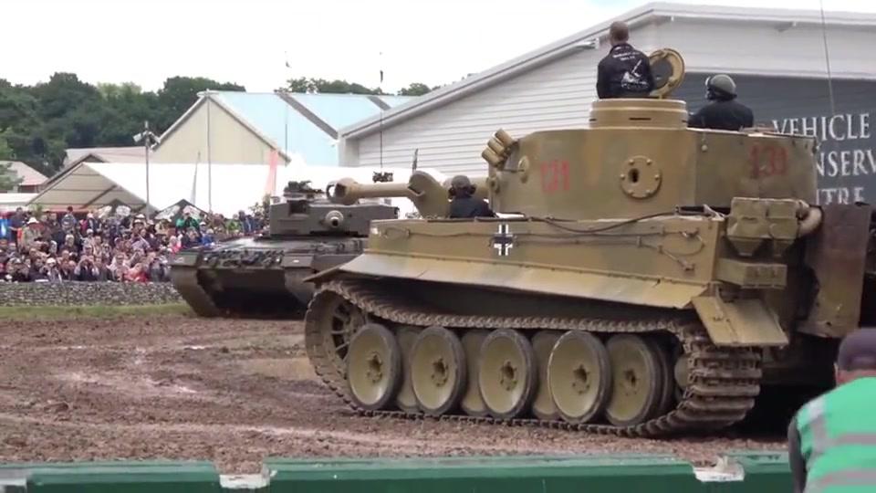 两辆不同型号的坦克正面相对，谁才是“大哥”？