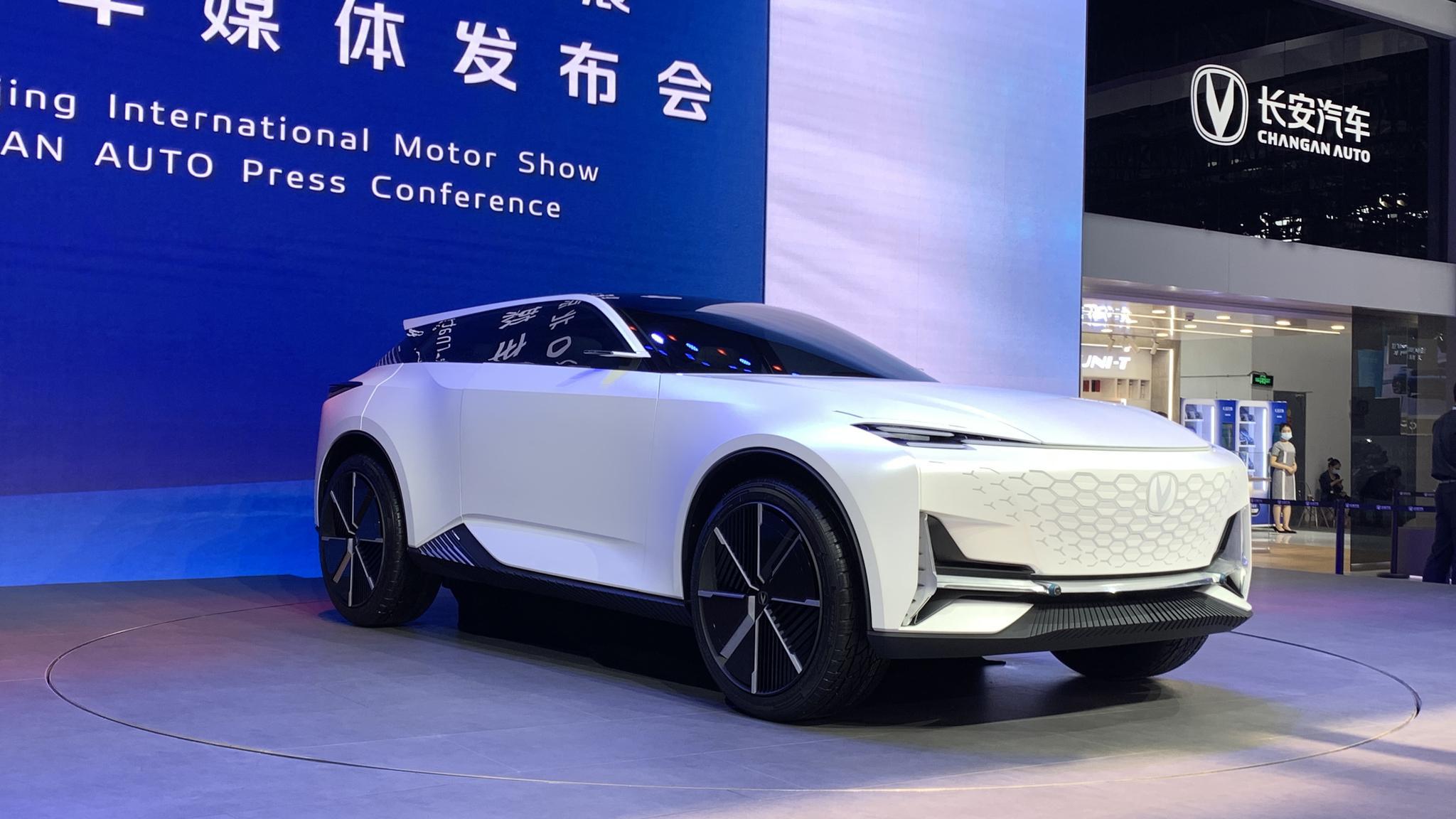 前卫科幻、对开门设计，长安Vision- V概念车亮相北京车展