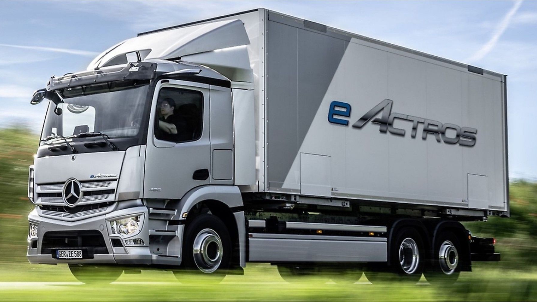 奔驰eActros 纯电卡车