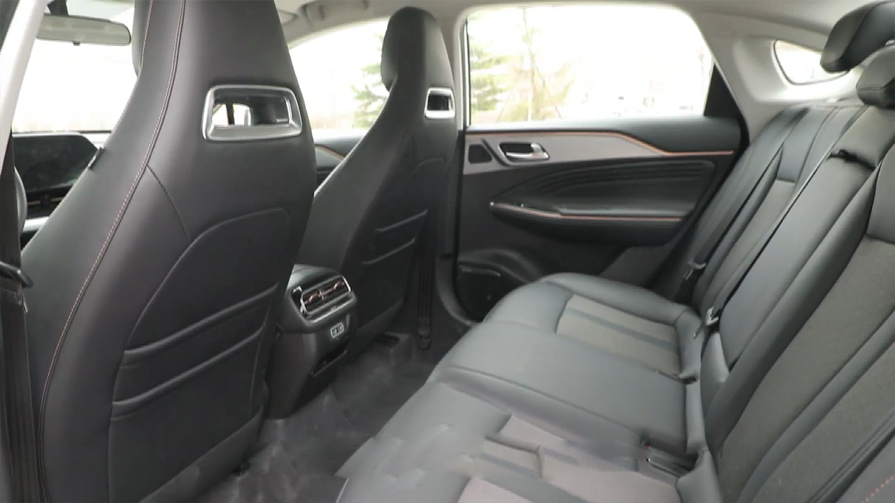 广汽新能源Aion S空间怎么样？利用率很高的一台车