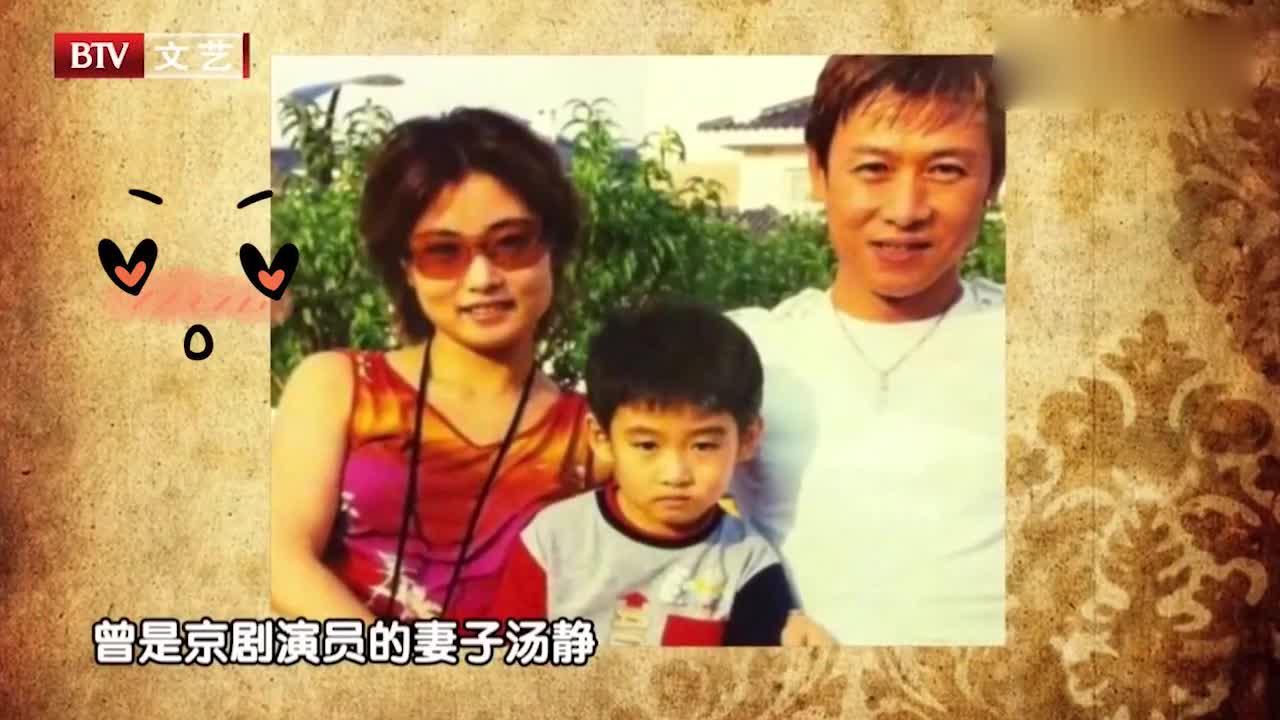 胡亚捷带妻子做客访谈节目,首次公开儿子的视频,这长相太帅气了