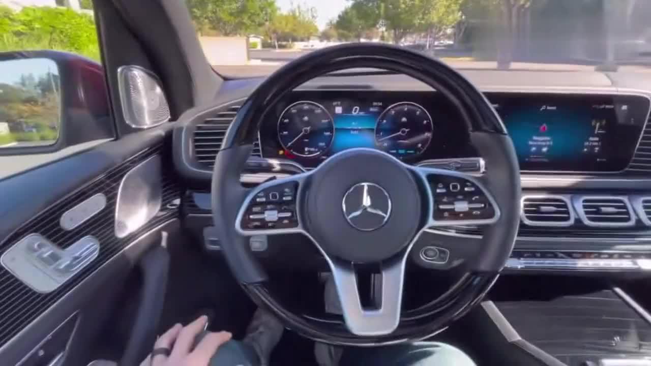 开一台会跳舞的奔驰迈巴赫GLS600，是什么感觉？