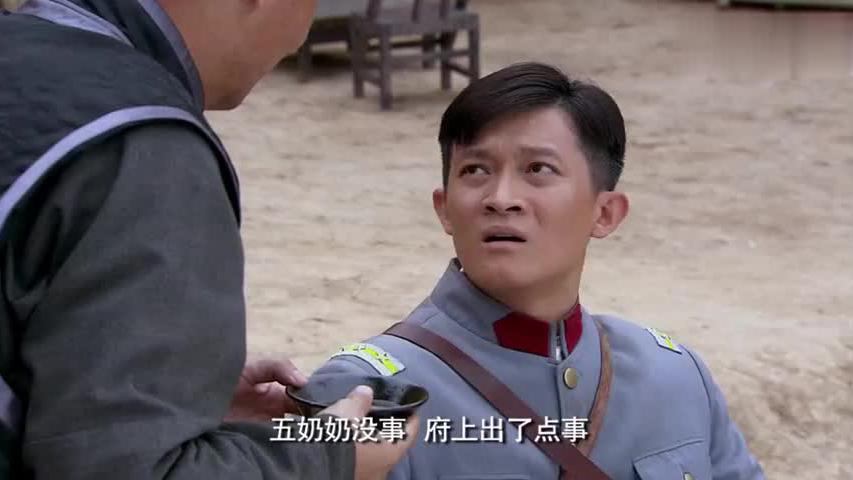 大爷以为女儿过的不好，谁知女儿被供成娘娘也跟着沾光坐汽车