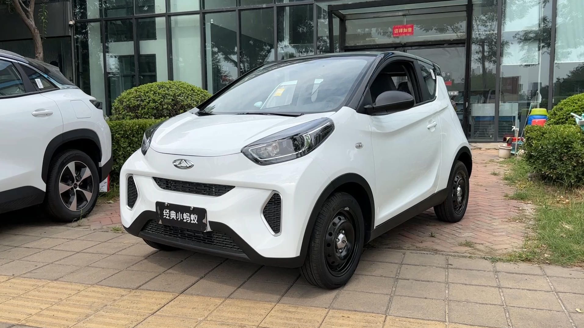 5万元买纯电动微型车，为何绕不开小蚂蚁喜爱版？看完这几点就懂