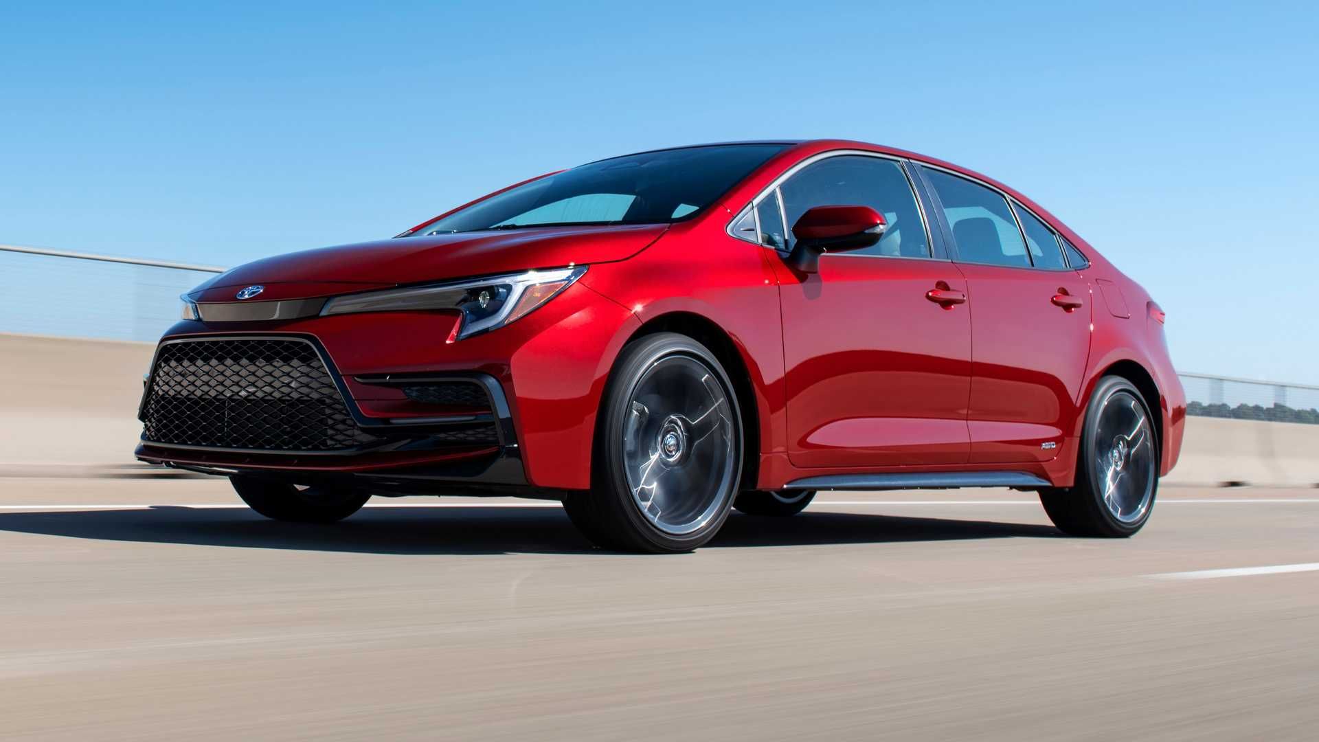 2023款丰田卡罗拉三厢款