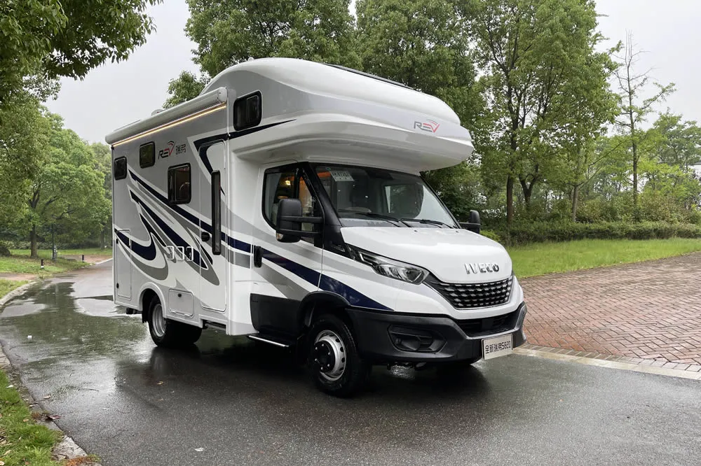 瑞弗全能冠军 S820双拓展房车 尖端配置带来奢华体验