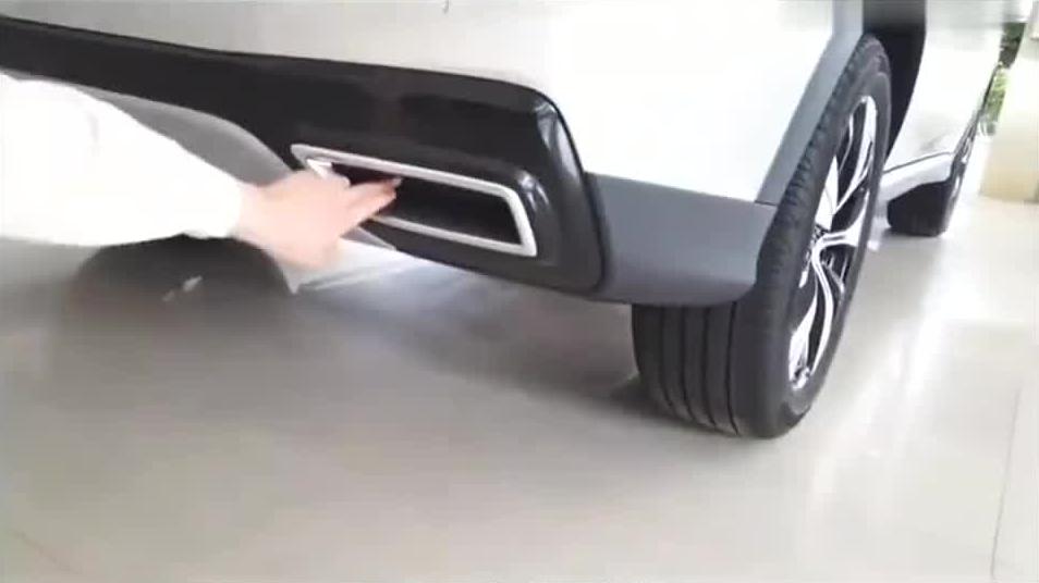 别再喷国产车了！这车不足10万，刚上市就降价，还送终身免费保养