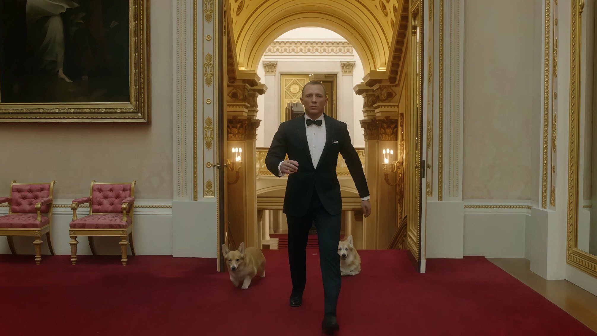 女王007跳伞空降！2012伦敦开幕式，人类史上最“疯”行为艺术