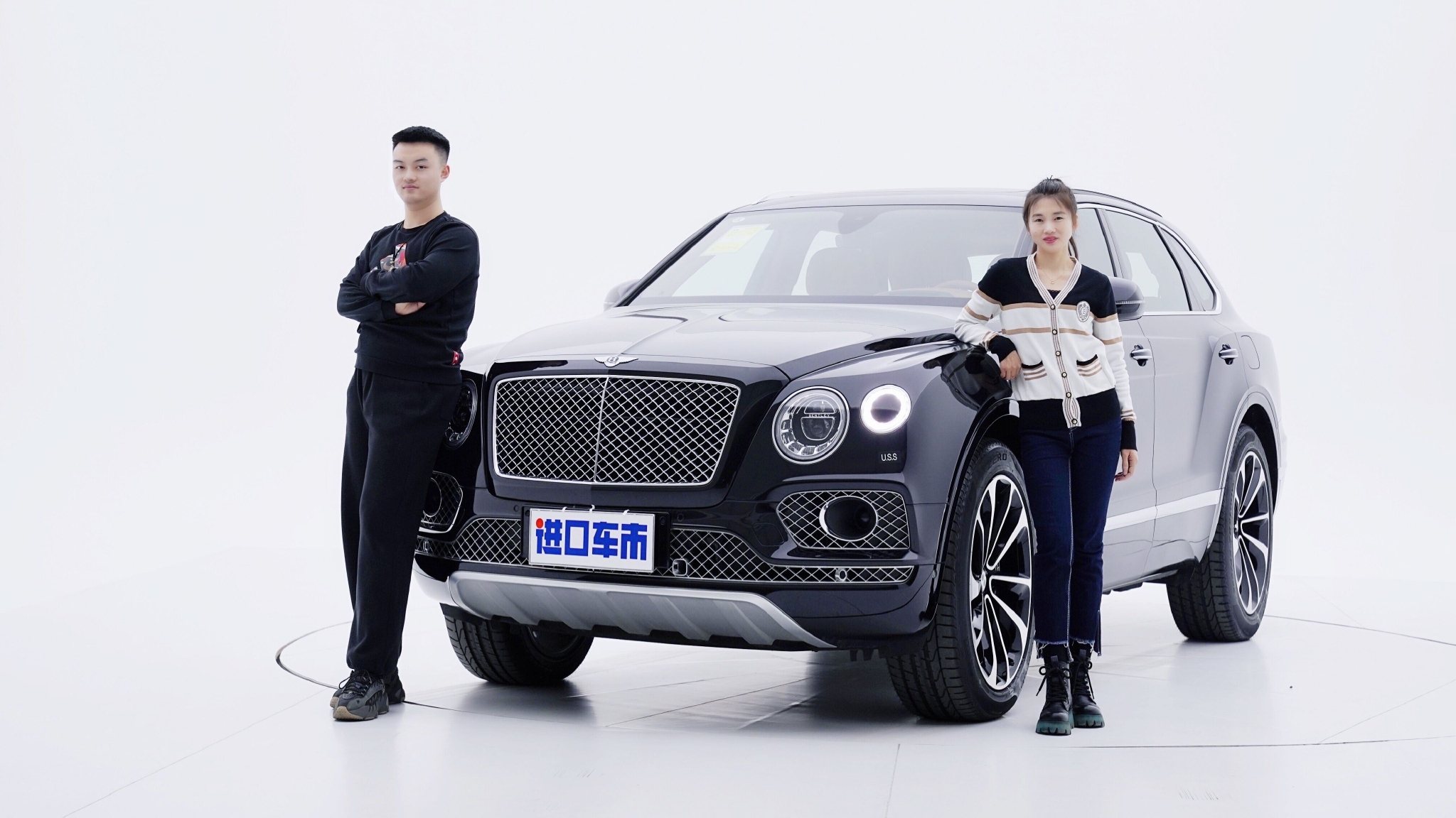 豪华运动氛围是真香，宾利添越混动版天津港实拍