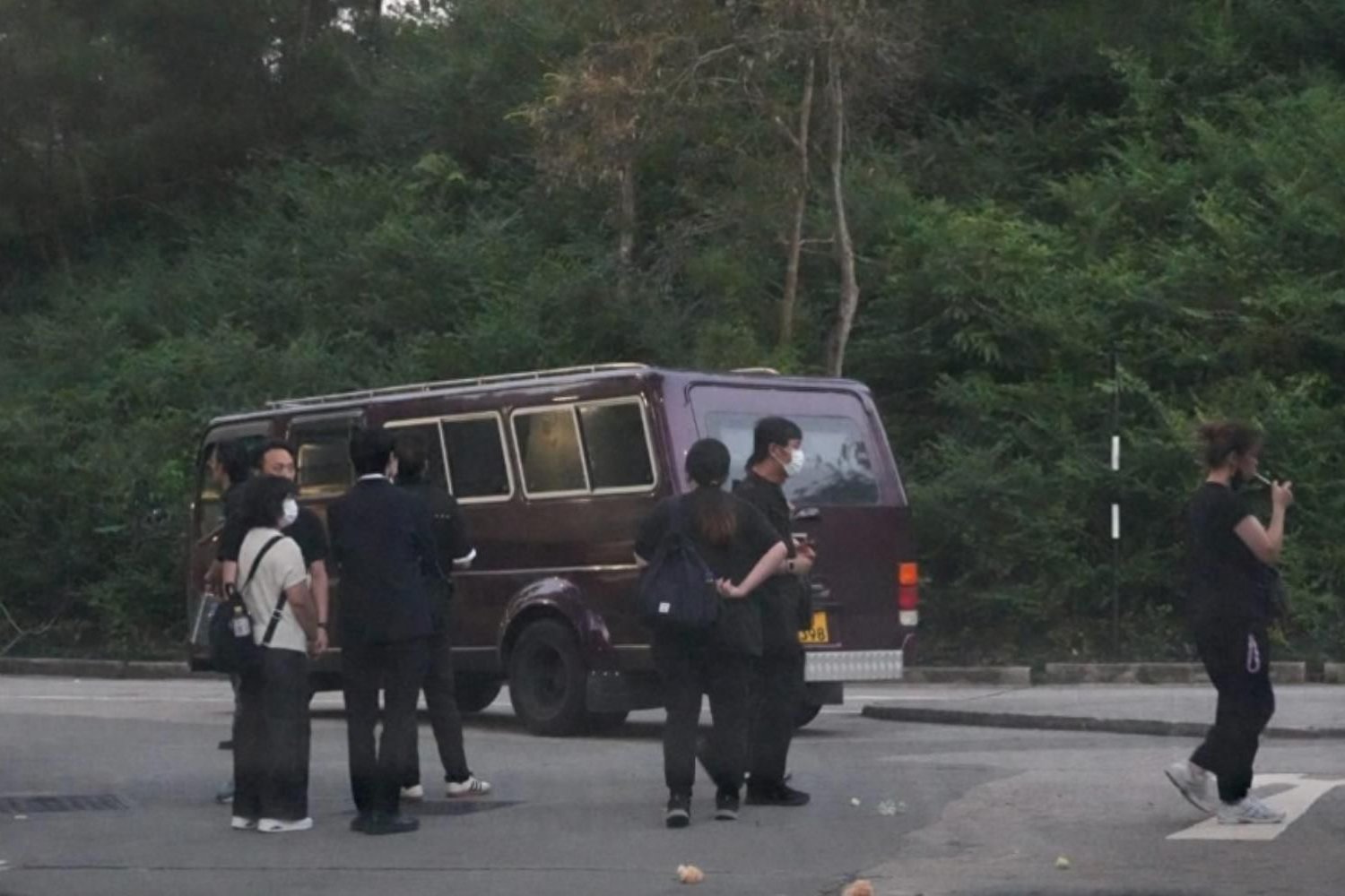 梅妈被曝已低调出殡火化,二十位亲友送别哭成泪人,梅启明不知情 梅妈被曝已低调出殡火化,二十位亲友送别哭成泪人,梅启明不知情