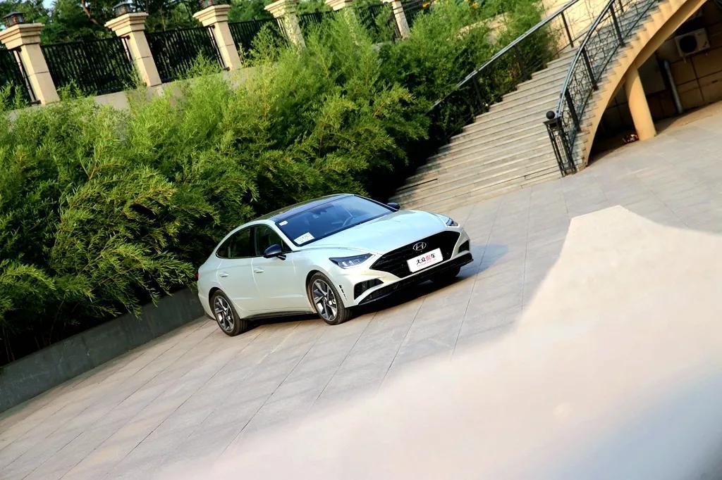 精打细算选一款合资B级车，终究绕不开第十代索纳塔