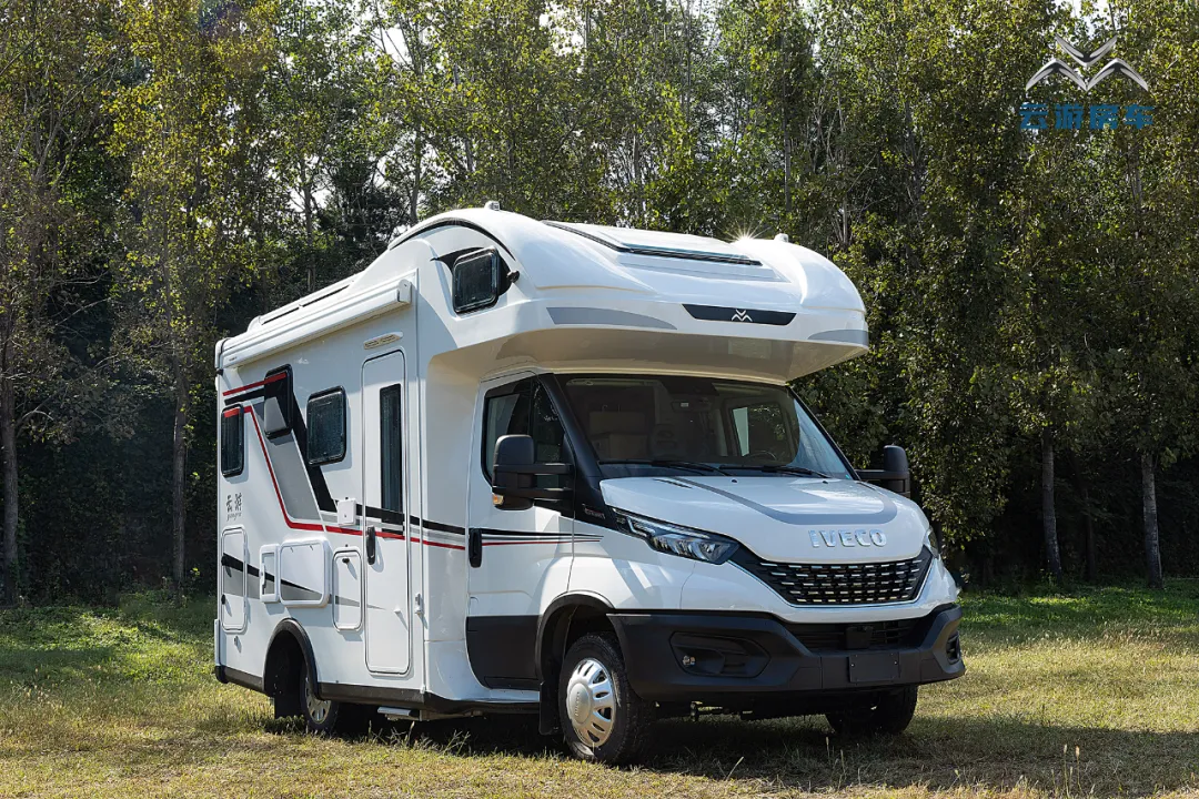 戴德房车云游双拓展 配置到位 价格压低 怎能玩得不舒心?