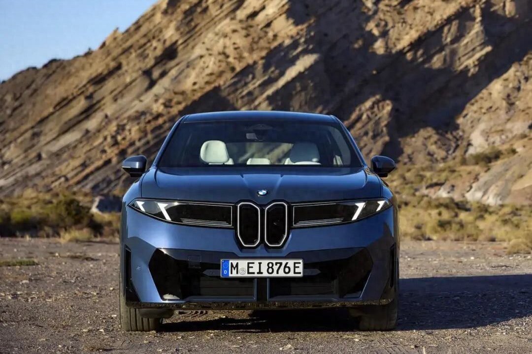 宝马iX3携900公里续航探路，豪华纯电市场战火升级
