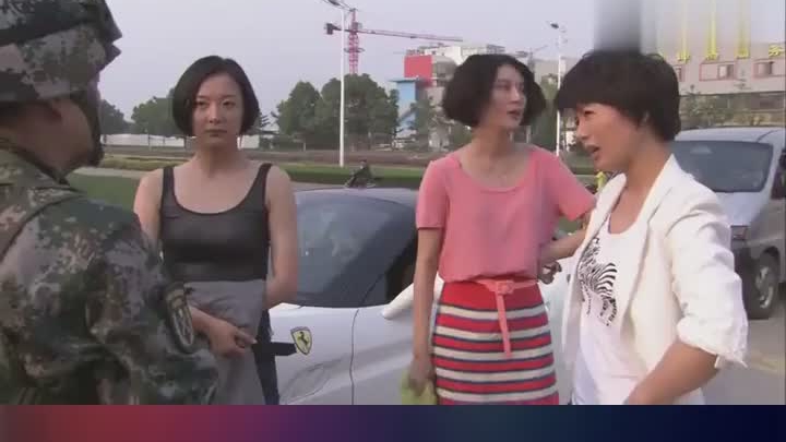 火凤凰:谭晓琳出面解围,连哄带骗的,竟然成功进入了电视台!