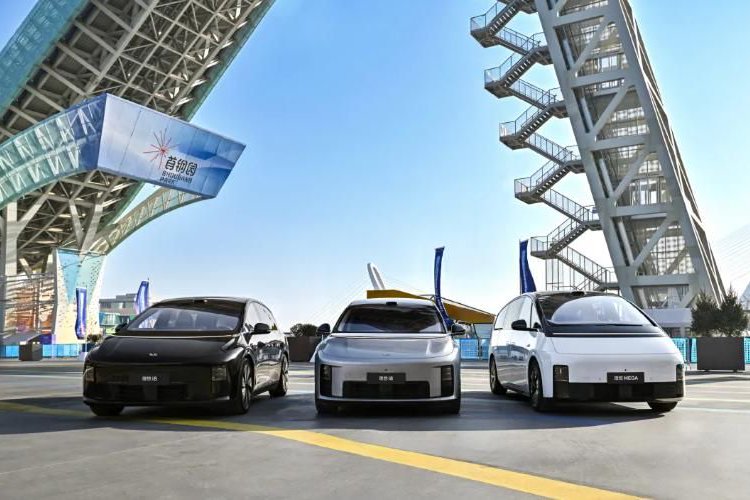 化身“基建狂魔”，理想欲以逾2万根桩重写市场规则