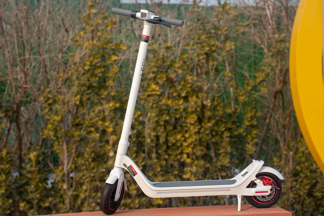 支持鸿蒙智联，解决市区短途出行痛点：乐骑智能电动滑板车体验