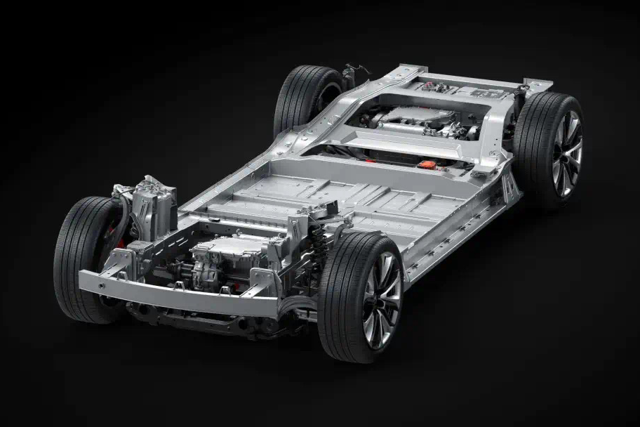 中国车企陆续停售燃油车，国内真具备全面纯电的条件？网友撇嘴了