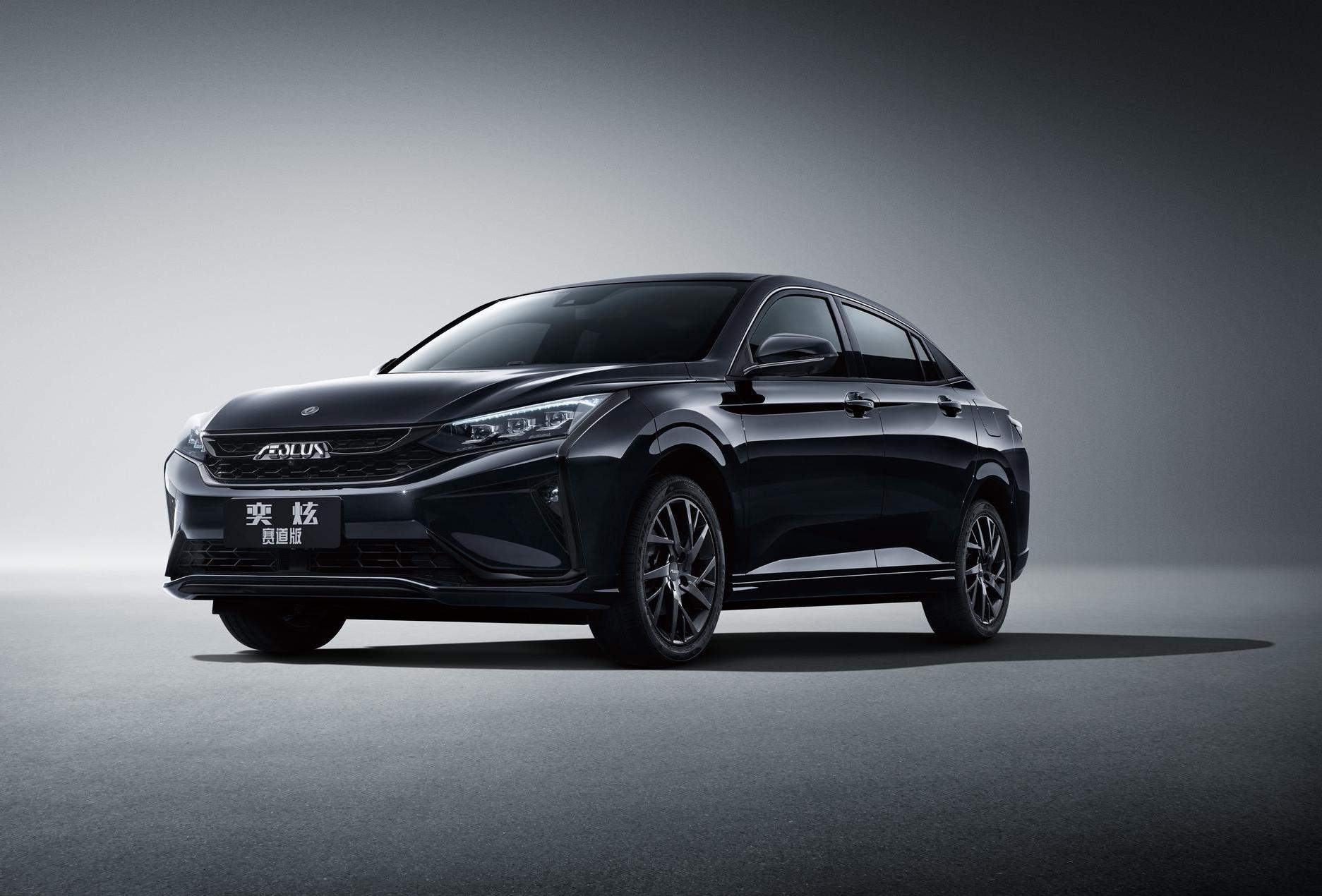 车的前挡风玻璃该如何保护？