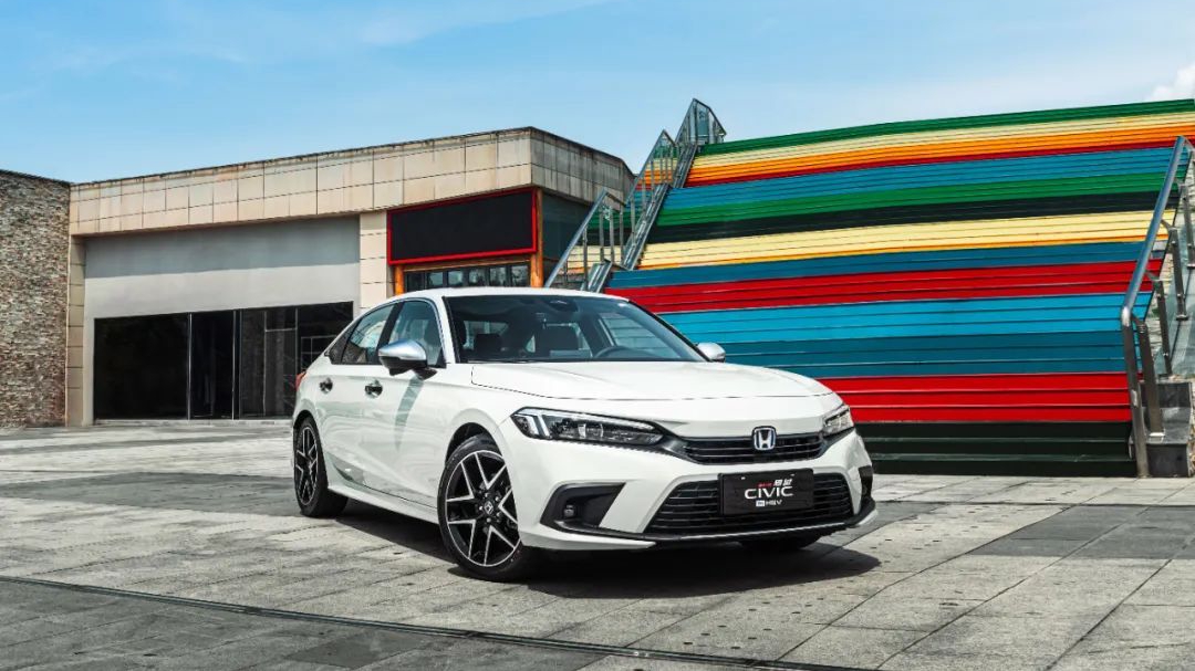 秒天秒地秒空气的思域，这次连油耗都秒了