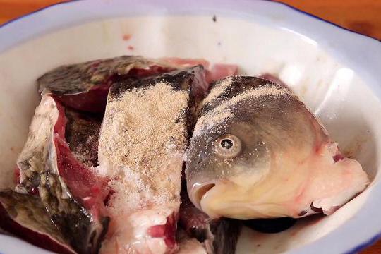 吃了30年的鱼，这做法头一次见，用料做法简单，上桌连汁都不剩
