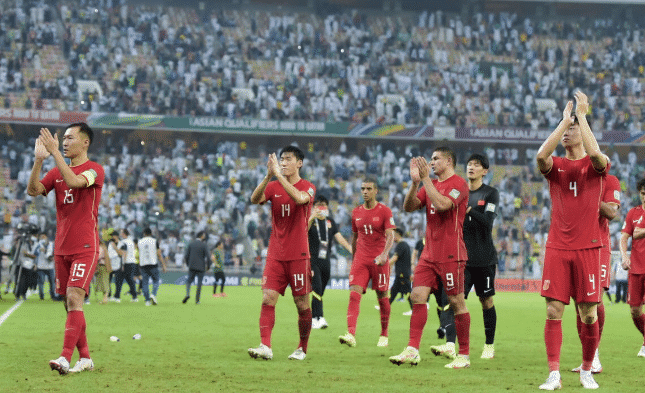 这次球迷怒了！国足输球不能全怪李铁，和<a href=