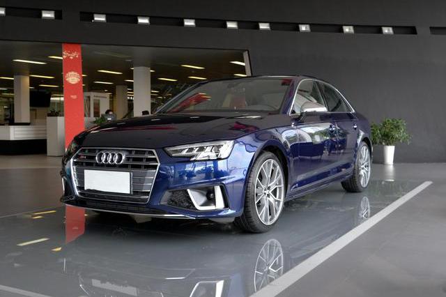 4.7秒破百，外观低调却性能出众，来自“银耳“奥迪S4的警告！