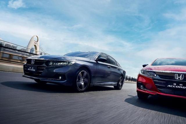 高价值的中级轿车怎么选？本田雅阁对比丰田亚洲龙