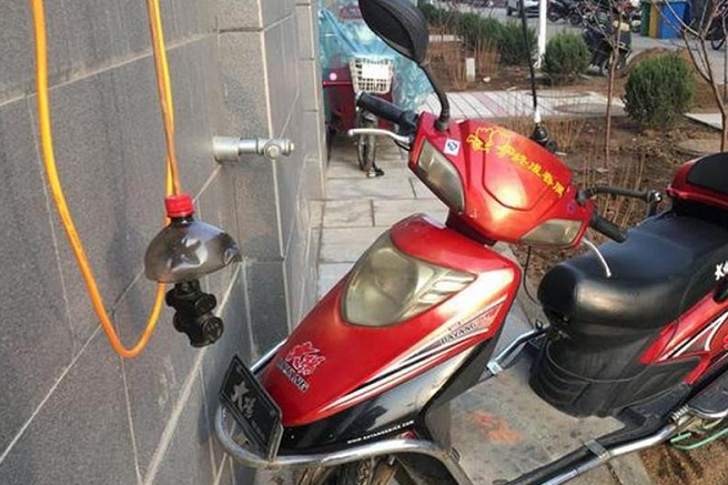 今天才知道，这3种充电方式很伤车，学会避免，电动车能够多用2年