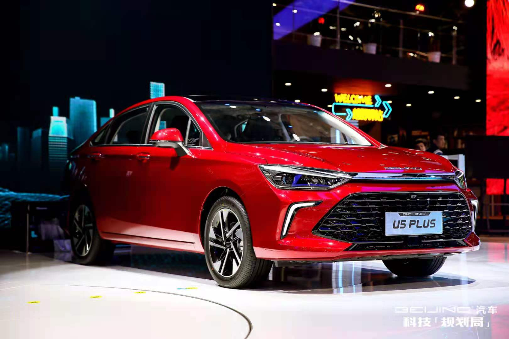 BEIJING汽车上海车展发布技术路线、三年产品规划和两款新车