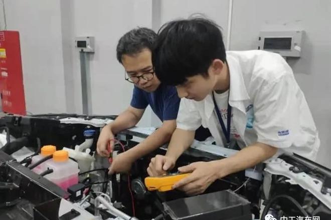 长安+华为+宁德=E11！