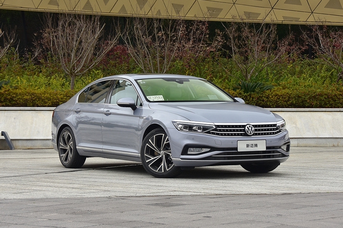 中庸的迈腾和激进的508L，谁更能入年轻人的眼