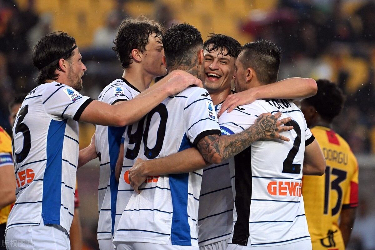 意甲焦点战 AC米兰主场迎战萨索洛 争夺关键三分冲击欧战资格