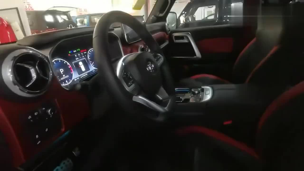 实拍北京BJ40L周年纪念版，看了外观和内饰，你喜欢这款吗？