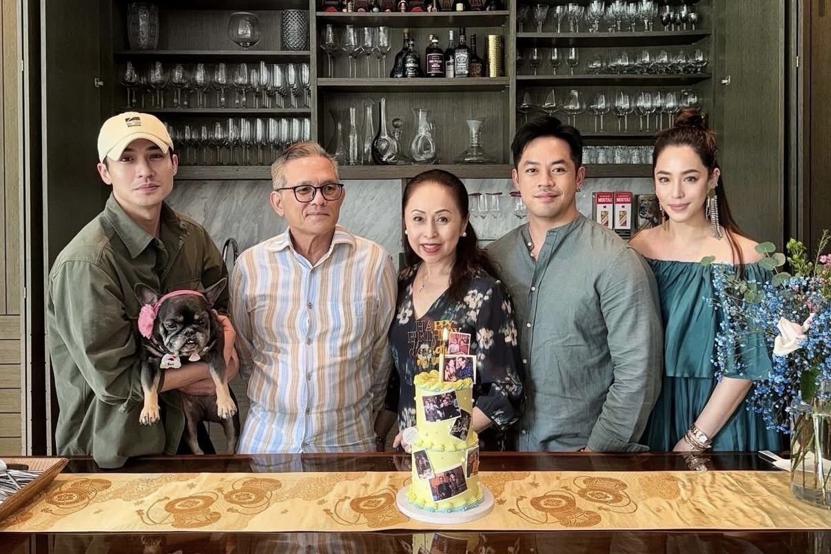 吴建豪前妻石贞善为父母庆生，合照俩弟弟罕露脸，一家五口高颜值