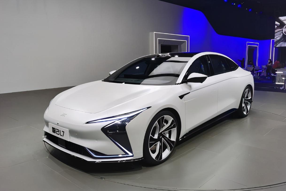 最高续航1000km，智己L7能挑战特斯拉不？