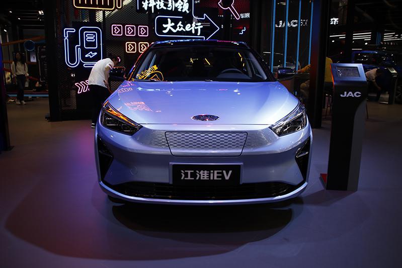 3款车型/轿跑车身/续航530公里 江淮iC5预售价15.5万元起