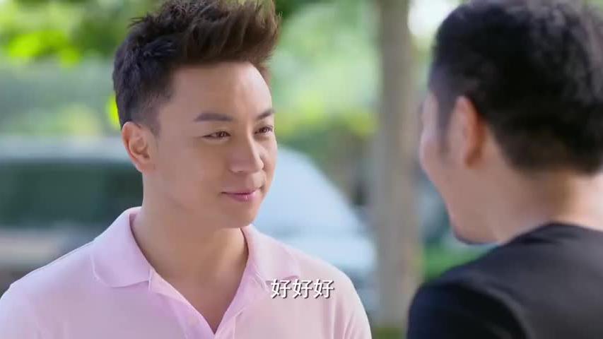 丈母娘嫌女婿是送快递的，不料人家开保时捷送快递，丈母娘看傻眼