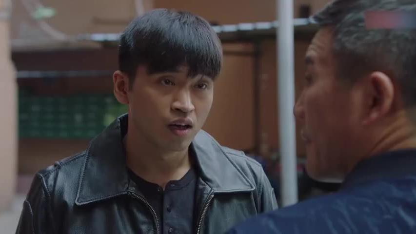 老金得知子君前夫年薪百万，手里的车钥匙都拿不出手，慌得一批