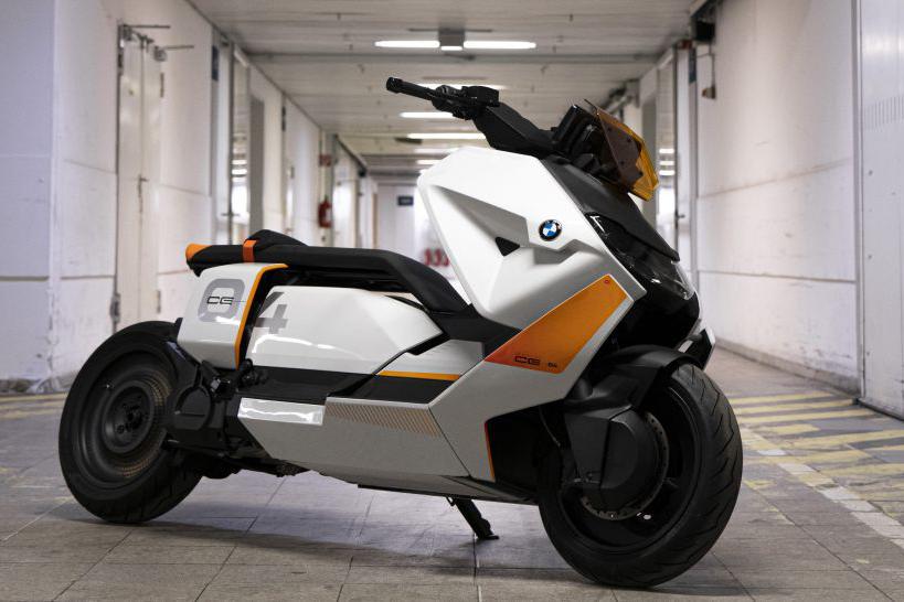 宝马推出CE 04电动摩托 重新定义电动踏板车 量产已经不远了