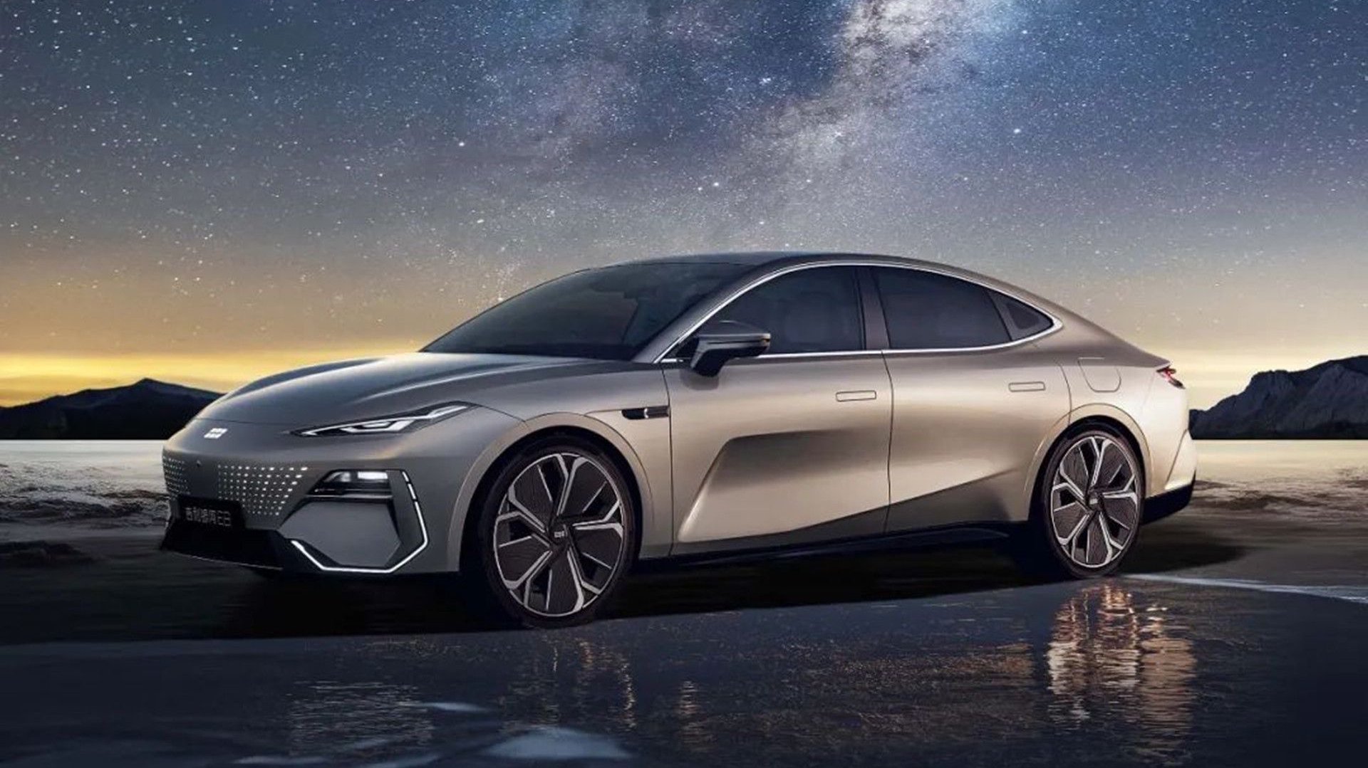 E8出手直奔爆款，为何说吉利银河被严重低估？