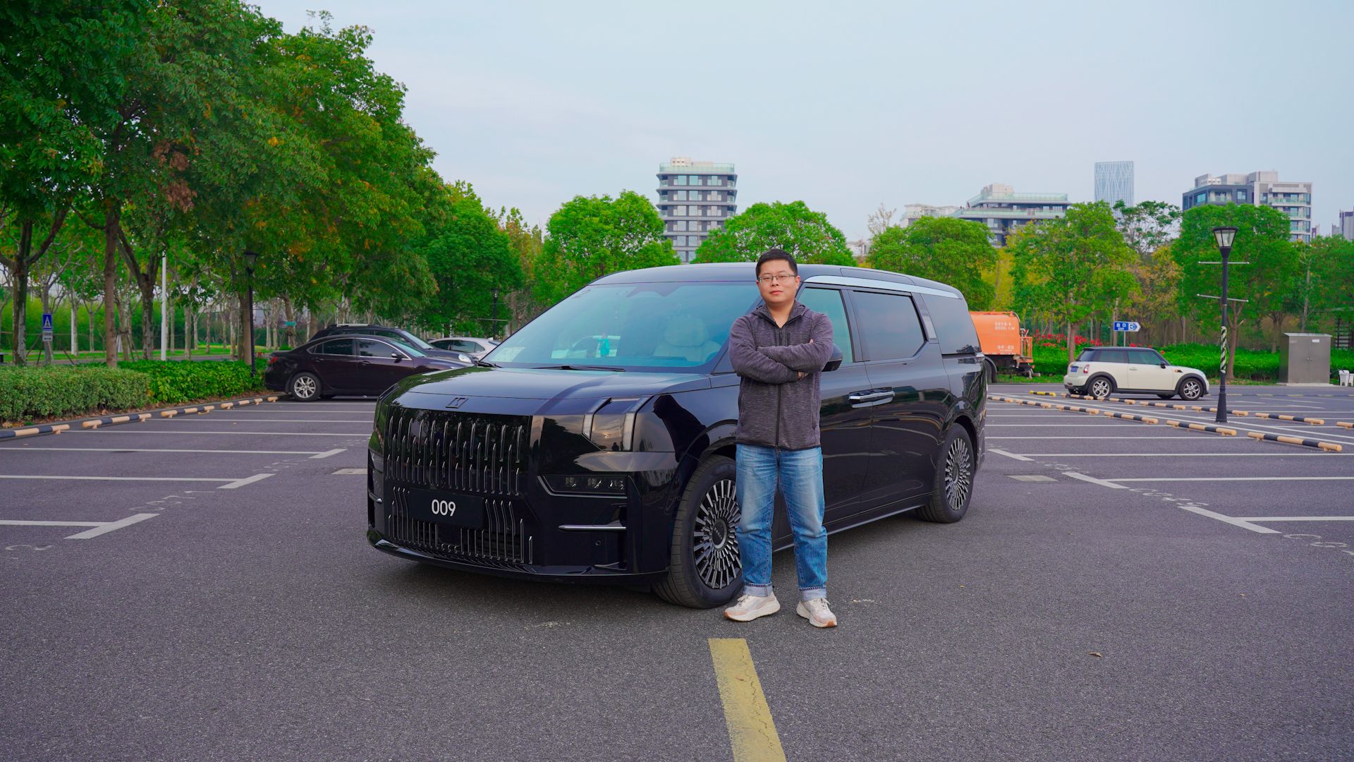 极氪009：埃尔法们，我们不一样！